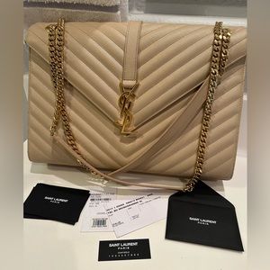 Authentic used ENVELOPE LARGE BAG IN MIX MATELASSÉ GRAINLEATHER in beige